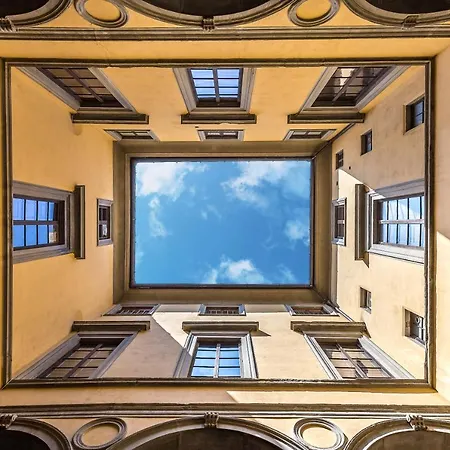 Palazzo Ridolfi - Residenza D'epoca 3*