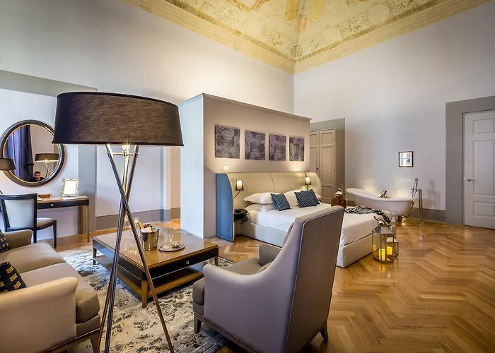 Palazzo Ridolfi - Residenza D'epoca 3*